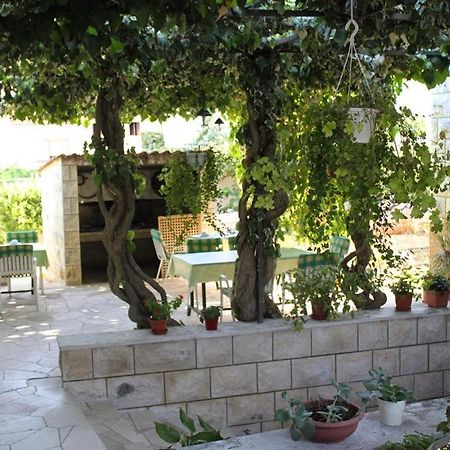 Bed and Breakfast Pansion Drvo Supetar Exterior foto